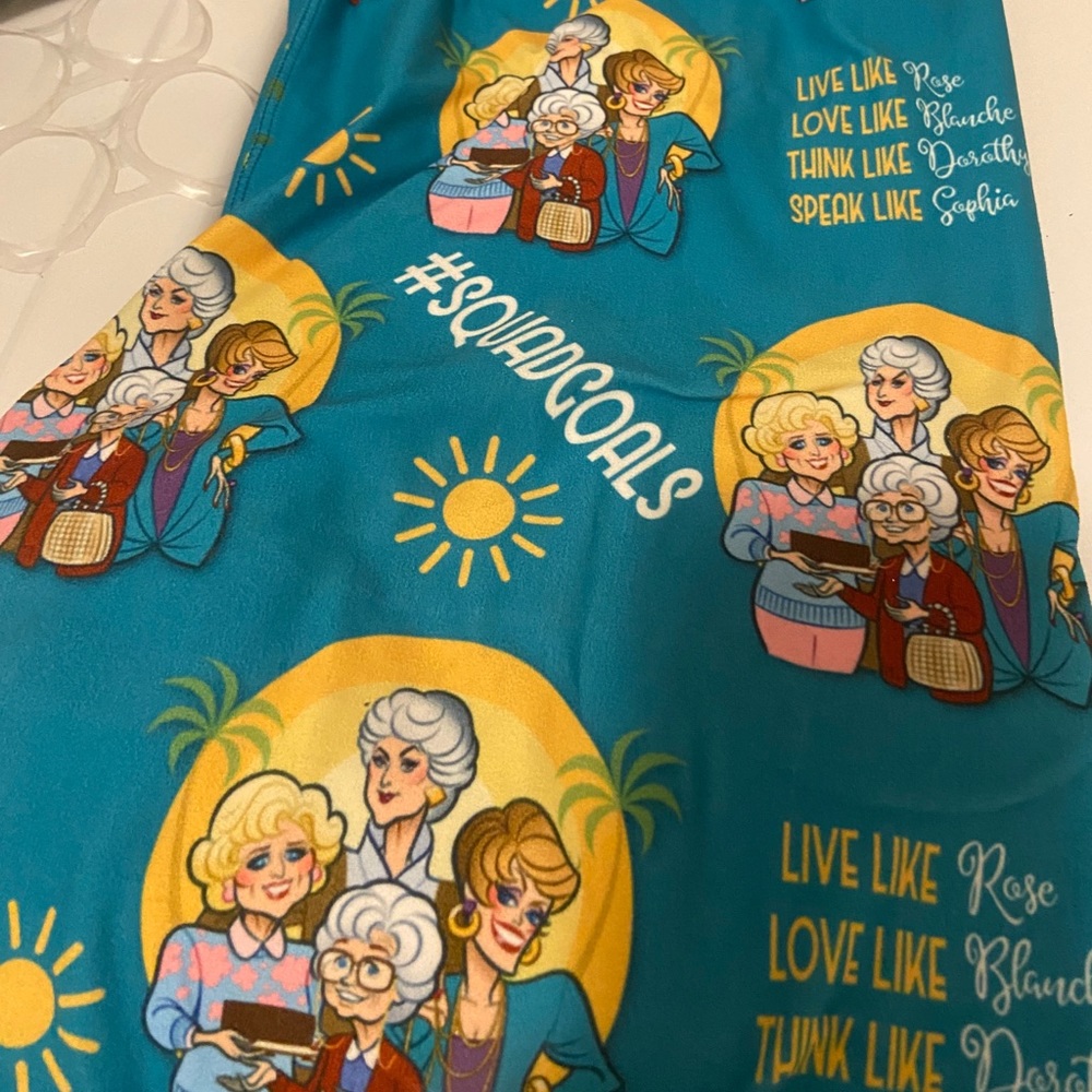 Women’s TC leggings and XL tops lot